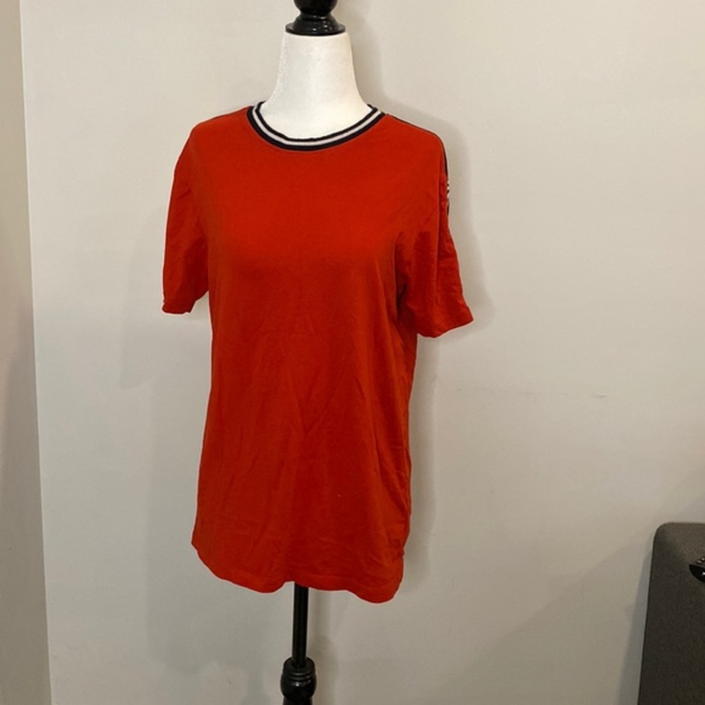 Guess‎ T-shirt